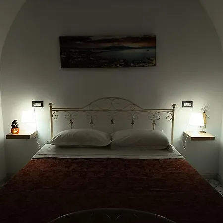 The White Cat Nyaraló Nápoly