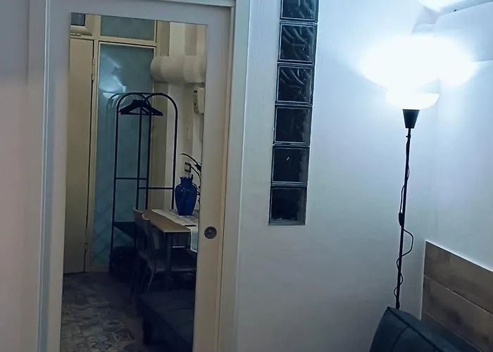 The White Cat 나폴리